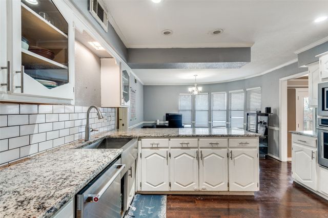 2206 Greenbriar Court, Grand Prairie, TX 75050