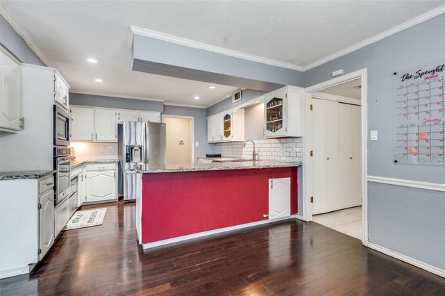 2206 Greenbriar Court, Grand Prairie, TX 75050