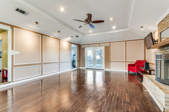 2206 Greenbriar Court, Grand Prairie, TX 75050