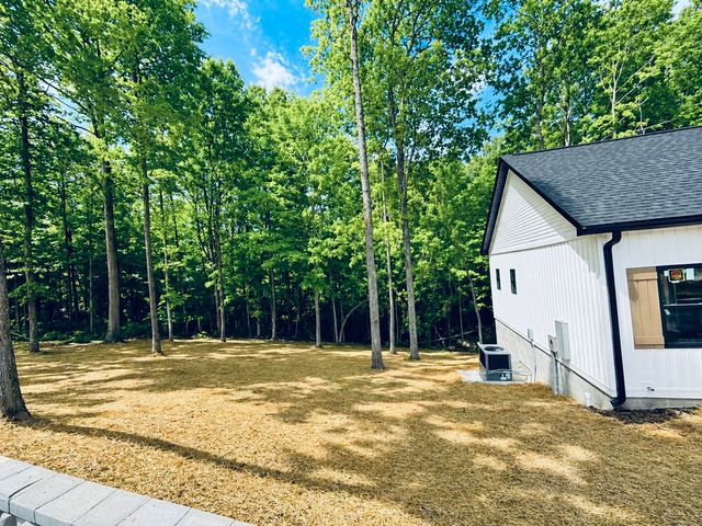 1475 Spann Rd, Charlotte, TN 37036