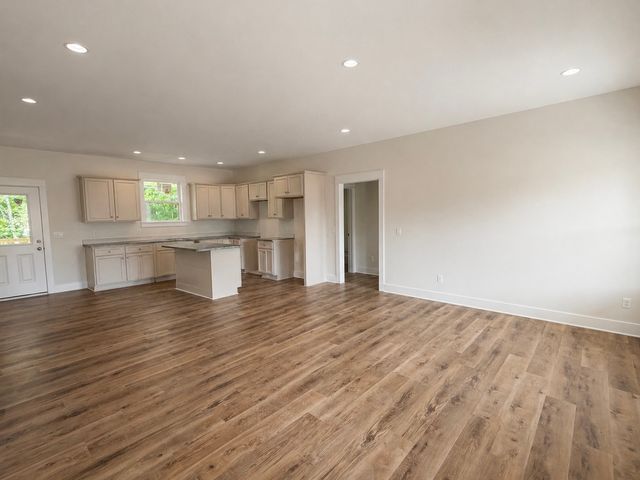 1475 Spann Rd, Charlotte, TN 37036