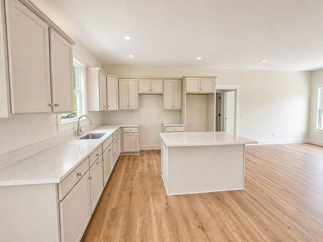 1475 Spann Rd, Charlotte, TN 37036