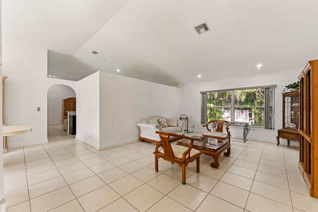 9532 NW 9th Court, Plantation, FL 33324