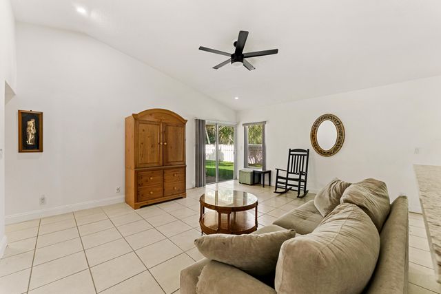 9532 NW 9th Court, Plantation, FL 33324