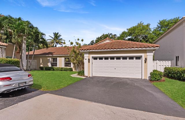 9532 NW 9th Court, Plantation, FL 33324