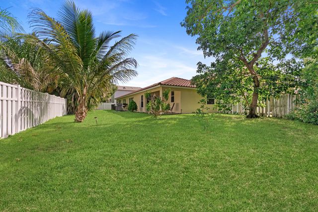 9532 NW 9th Court, Plantation, FL 33324