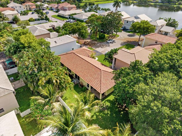 9532 NW 9th Court, Plantation, FL 33324