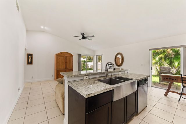 9532 NW 9th Court, Plantation, FL 33324
