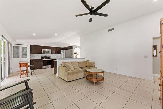 9532 NW 9th Court, Plantation, FL 33324