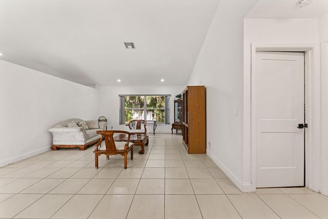 9532 NW 9th Court, Plantation, FL 33324