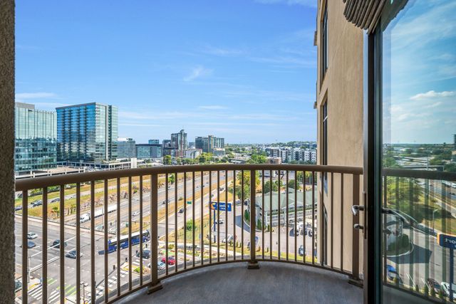 1510 Demonbreun St Apt 1103, Nashville, TN 37203
