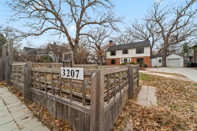 3207 Oakland Street, Ames, IA 50014