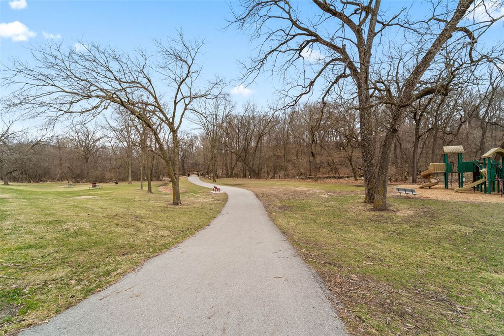 3207 Oakland Street, Ames, IA 50014