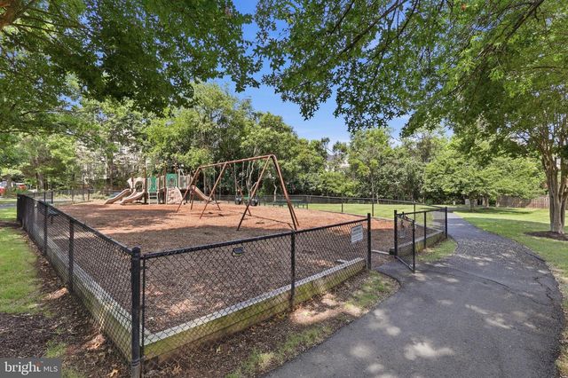 1813 BRENTRIDGE ST, Vienna, VA 22182