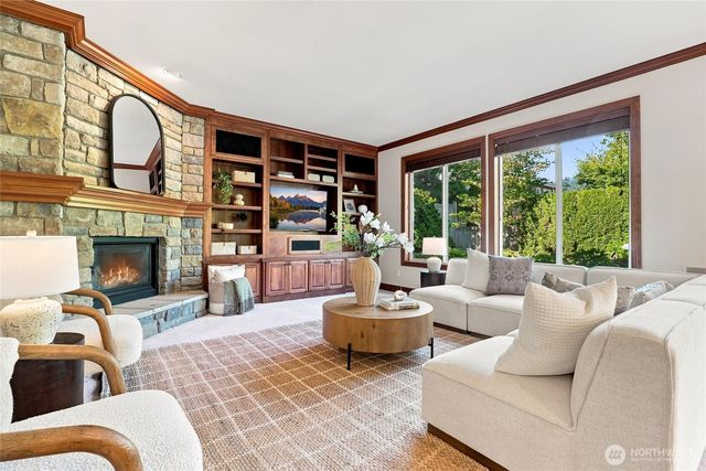 17518 NE 119th Way, Redmond, WA 98052