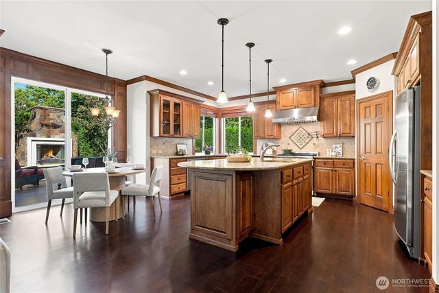 17518 NE 119th Way, Redmond, WA 98052