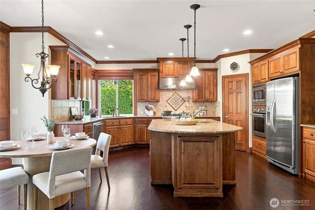 17518 NE 119th Way, Redmond, WA 98052