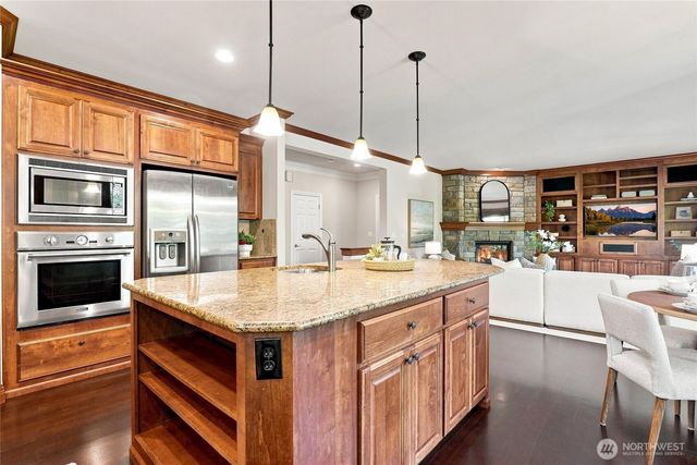 17518 NE 119th Way, Redmond, WA 98052