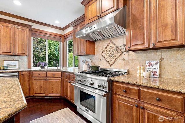 17518 NE 119th Way, Redmond, WA 98052
