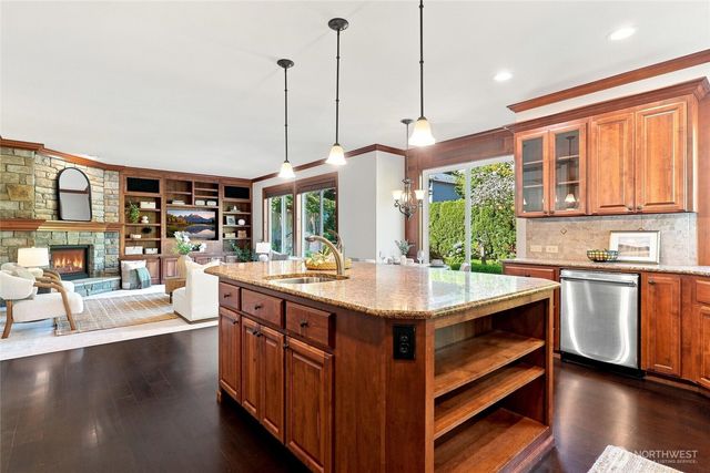 17518 NE 119th Way, Redmond, WA 98052