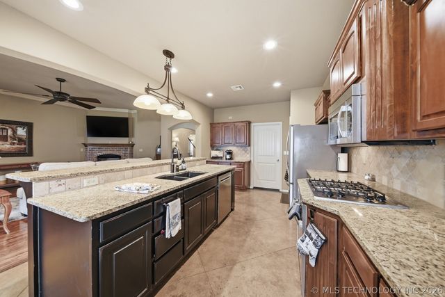 1013 S 71st Street, Broken Arrow, OK 74014