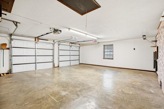 1150 Cr 209, Weimar, TX 78962