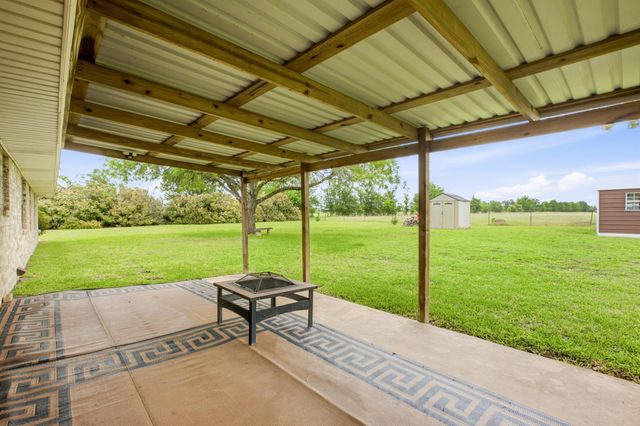 1150 Cr 209, Weimar, TX 78962