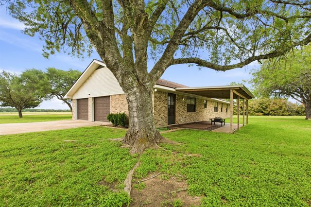 1150 Cr 209, Weimar, TX 78962