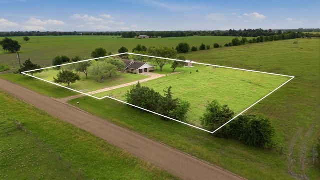1150 Cr 209, Weimar, TX 78962