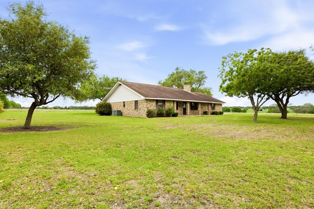 1150 Cr 209, Weimar, TX 78962