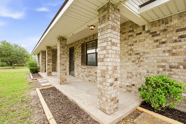 1150 Cr 209, Weimar, TX 78962