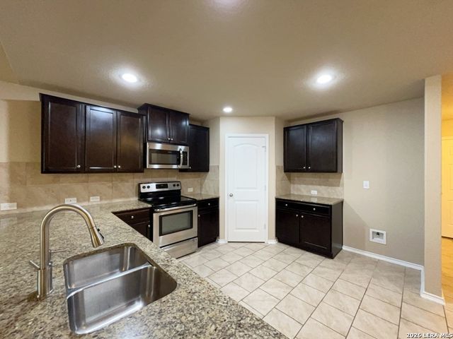 1735 Emerald Edge, San Antonio, TX 78245