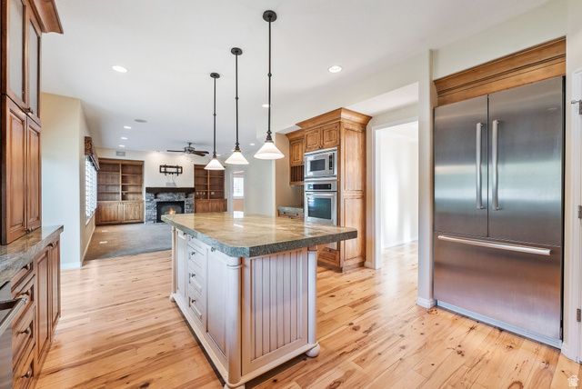 2812 W MCKINLEY CIR, Taylorsville, UT 84129