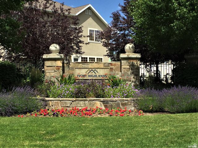 2812 W MCKINLEY CIR, Taylorsville, UT 84129