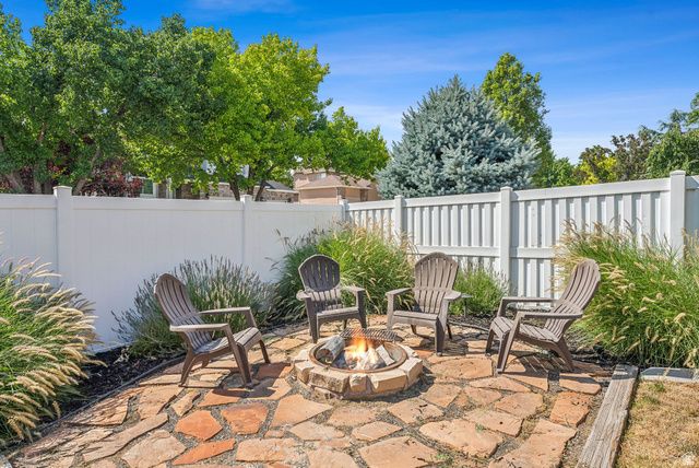 2812 W MCKINLEY CIR, Taylorsville, UT 84129