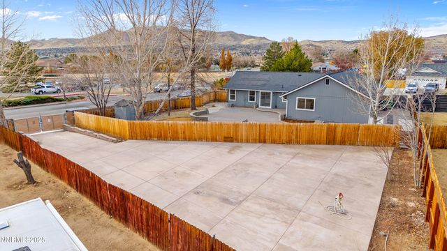 207 White Rose Drive, Sparks, NV 89441