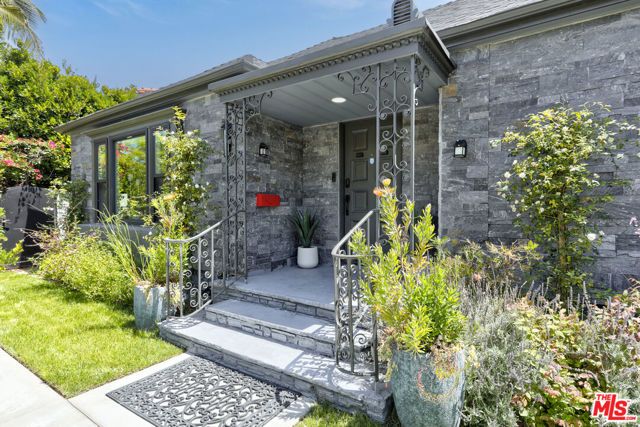 344 S Camden Drive, Beverly Hills, CA 90212