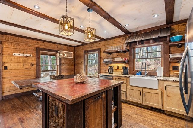 127 Twin Creeks Road, Blue Ridge, GA 30541
