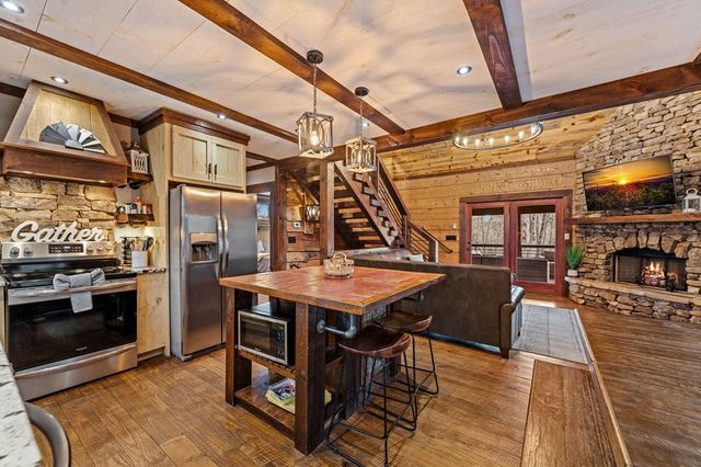 127 Twin Creeks Road, Blue Ridge, GA 30541