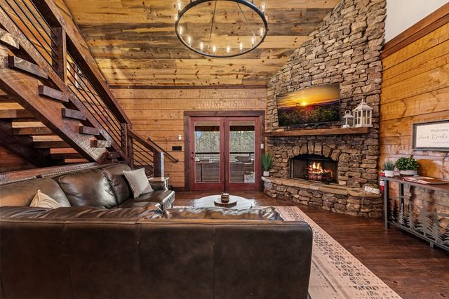 127 Twin Creeks Road, Blue Ridge, GA 30541