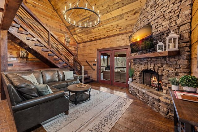 127 Twin Creeks Road, Blue Ridge, GA 30541