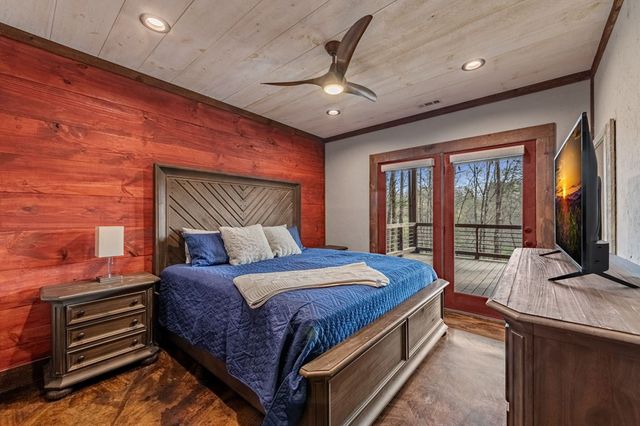 127 Twin Creeks Road, Blue Ridge, GA 30541
