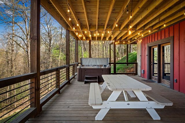 127 Twin Creeks Road, Blue Ridge, GA 30541