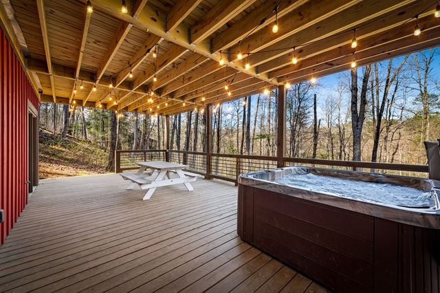 127 Twin Creeks Road, Blue Ridge, GA 30541