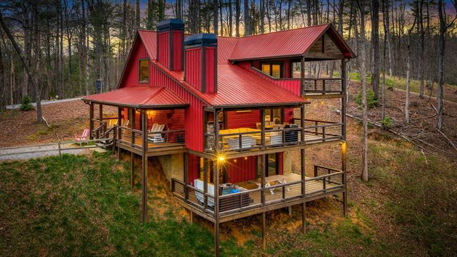 127 Twin Creeks Road, Blue Ridge, GA 30541
