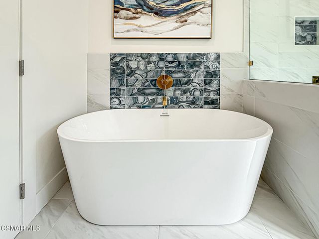 7530 Gaviota Avenue, Van Nuys, CA 91406