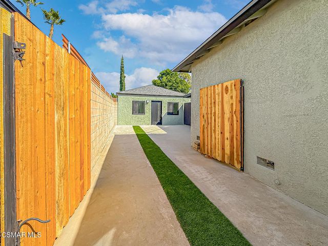 7530 Gaviota Avenue, Van Nuys, CA 91406