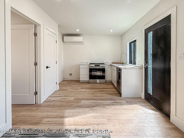 7530 Gaviota Avenue, Van Nuys, CA 91406