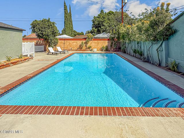 7530 Gaviota Avenue, Van Nuys, CA 91406