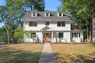 426 W 57th Street, Kansas City, MO 64113